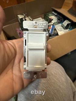 10 variateurs de diapositive incandescents Lightolier Sunrise Z600W BLANC Z600-W