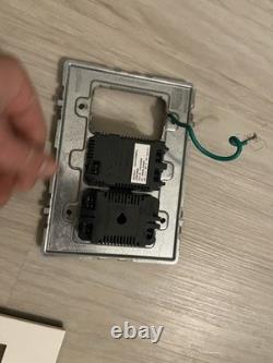 Ensemble de variateurs tactiles Legrand Adorne et interrupteurs à 3 voies