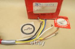 Interrupteur de variateur de lumière Hi Lo pour guidon droit NOS Honda CL90 35250-056-674 Interrupteur de variateur de lumière Hi Lo pour guidon droit NOS Honda CL90 35250-056-674