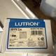 Lutron Ngrx-pb-wh Interrupteur Mural Variateur Grafik Eye Pour Contr&ocirc;le De L&rsquo;&eacute;clairage 120 V 2000 W Blanc
