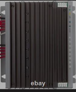 Module variateur universel à 8 canaux Crestron CLX2DIMU8, 2 alimentations
