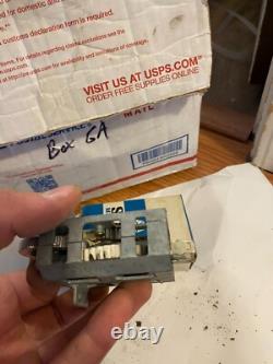 Un NOS Mopar 1969-1971 Plymouth Fury Chrysler Dimmer de lampe de panneau CORROSION